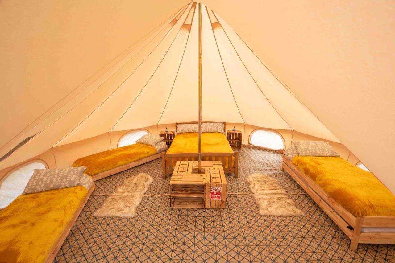 Roaches Retreat Family Glampsite, Rocky Reach Bell Tent With Outdoor Adventures And Campfire Nights Upper Hulme Εξωτερικό φωτογραφία