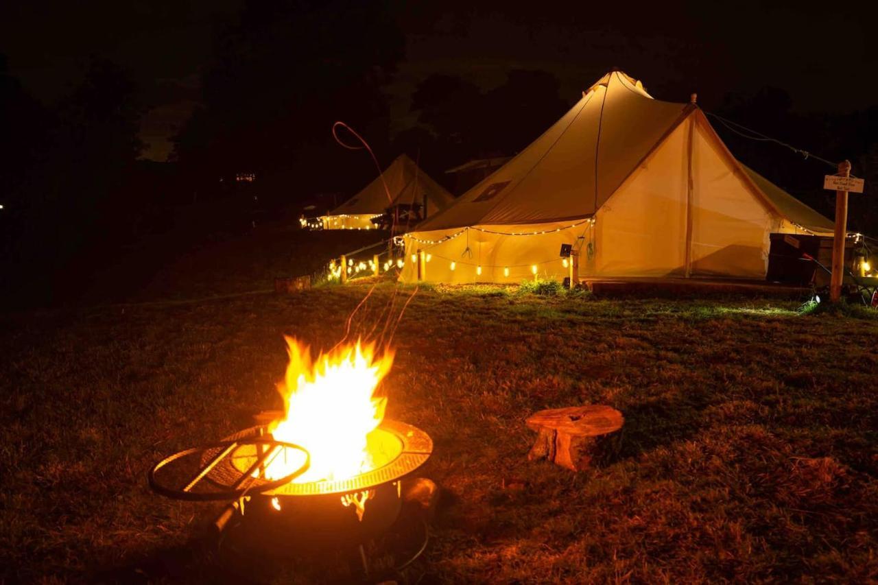 Roaches Retreat Family Glampsite, Rocky Reach Bell Tent With Outdoor Adventures And Campfire Nights Upper Hulme Εξωτερικό φωτογραφία
