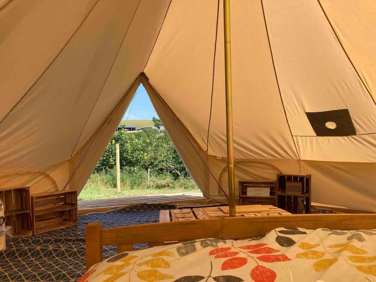 Roaches Retreat Family Glampsite, Rocky Reach Bell Tent With Outdoor Adventures And Campfire Nights Upper Hulme Εξωτερικό φωτογραφία