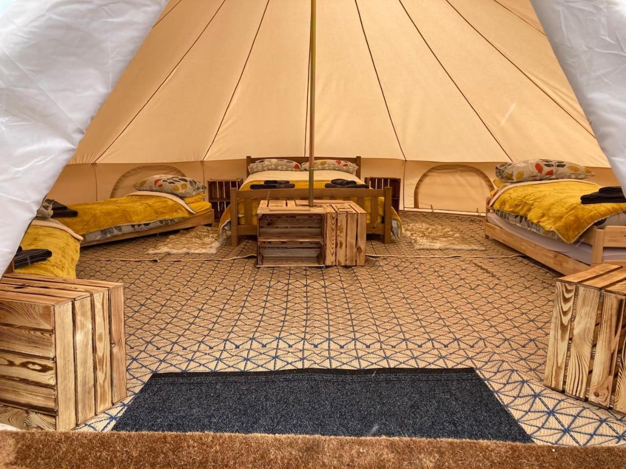 Roaches Retreat Family Glampsite, Rocky Reach Bell Tent With Outdoor Adventures And Campfire Nights Upper Hulme Εξωτερικό φωτογραφία