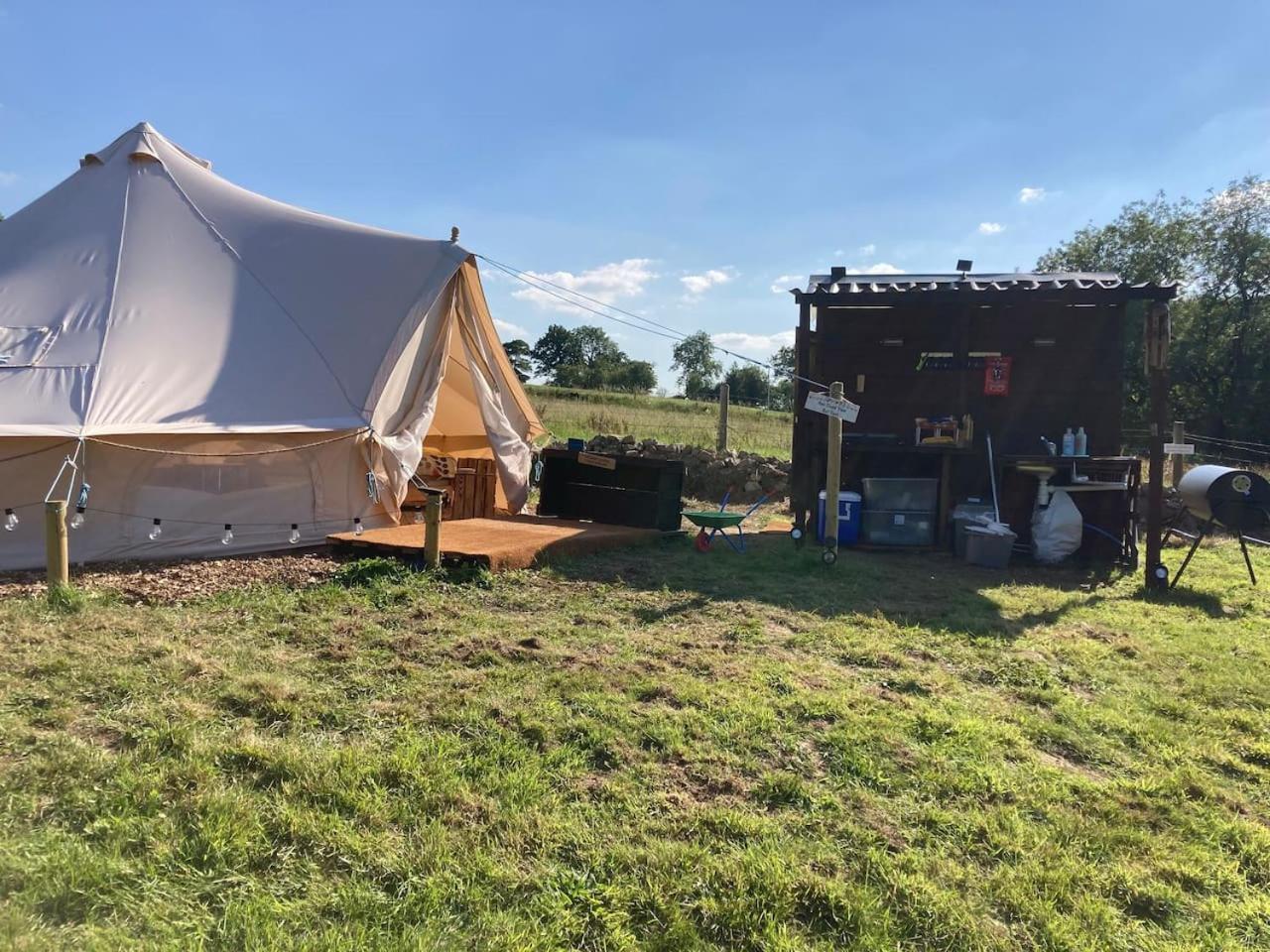 Roaches Retreat Family Glampsite, Rocky Reach Bell Tent With Outdoor Adventures And Campfire Nights Upper Hulme Εξωτερικό φωτογραφία